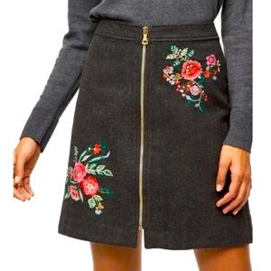 LOFT Wool Skirt w. Floral Embroidery and Zipper Front